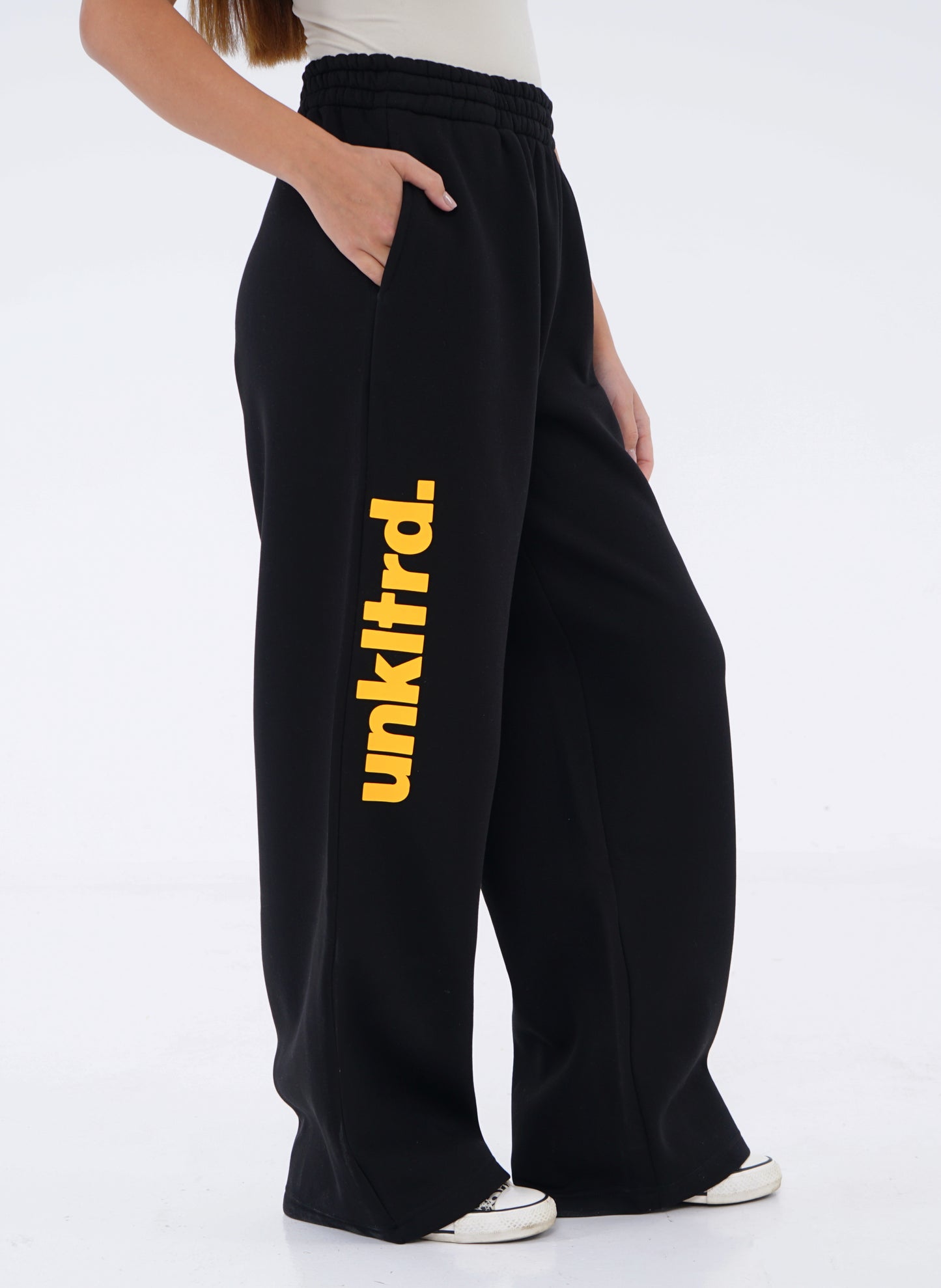 C-Black-yellow pant